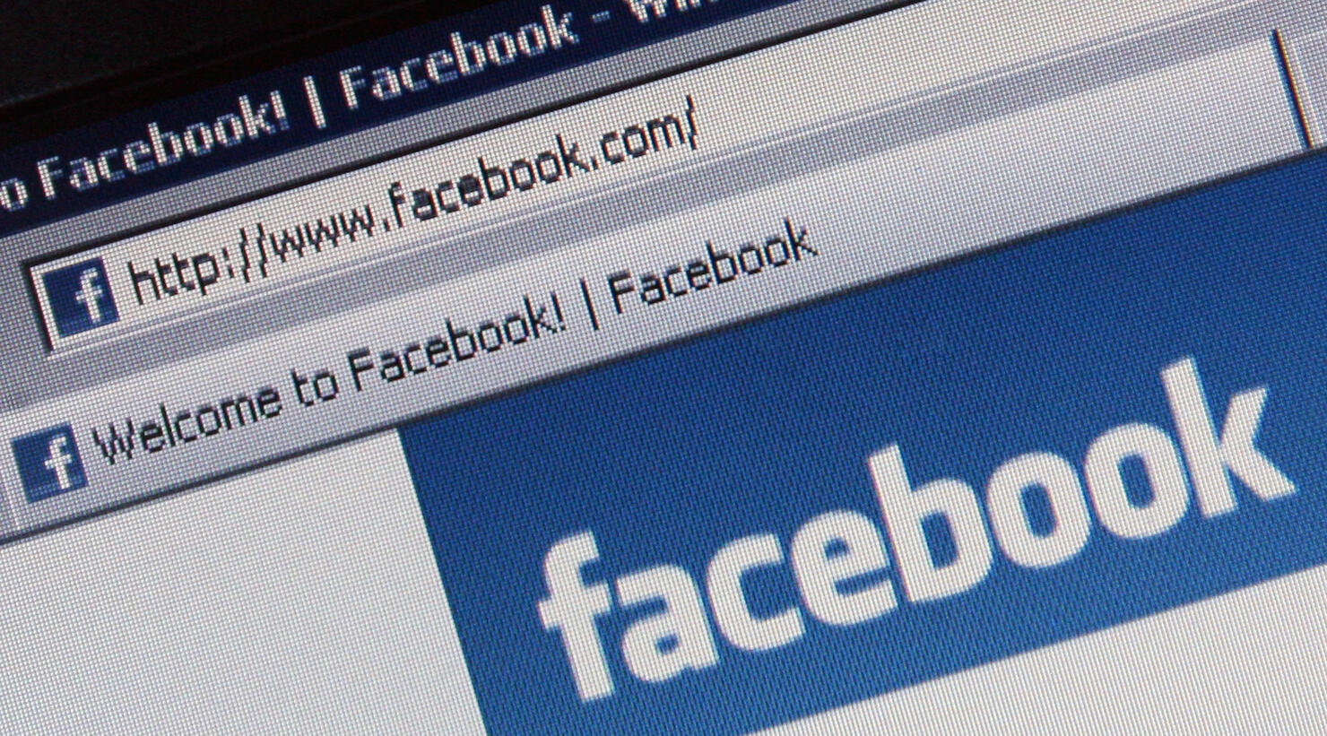 Facebook wants your naked photos