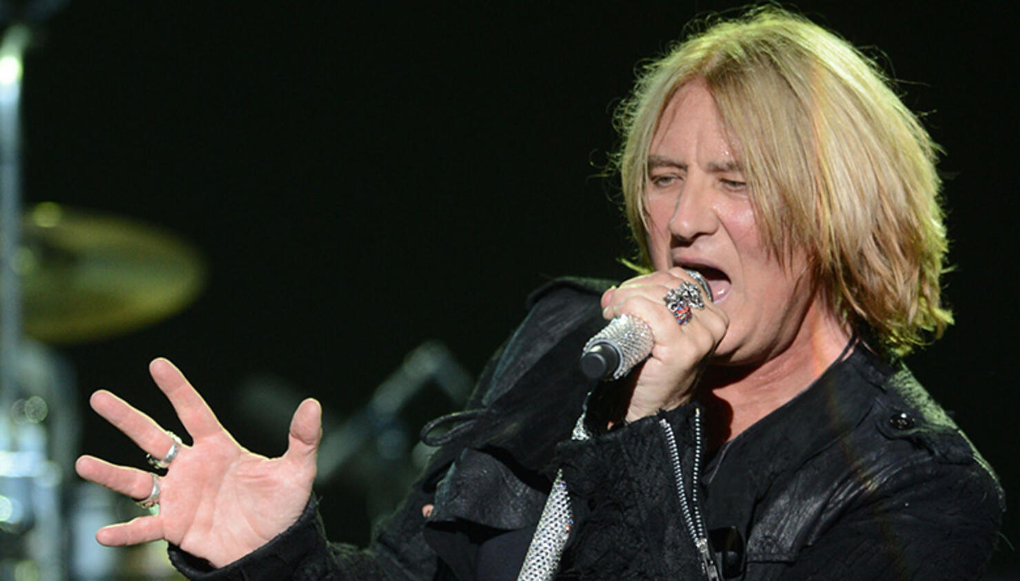Def Leppard's Joe Elliott Blasts Rock and Roll Hall of Fame