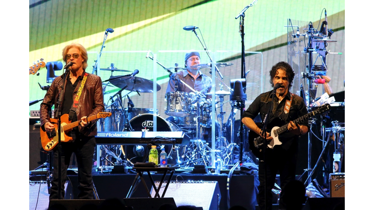 Hall And Oates with Train