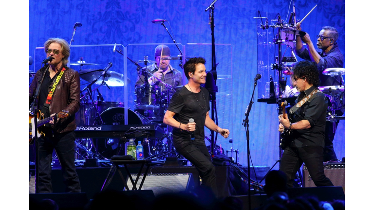 Hall And Oates with Train
