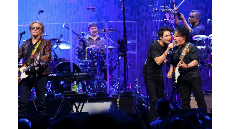 Hall And Oates with Train