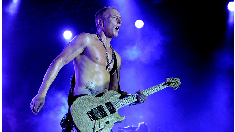 Def Leppard's Phil Collen Leaves Tour
