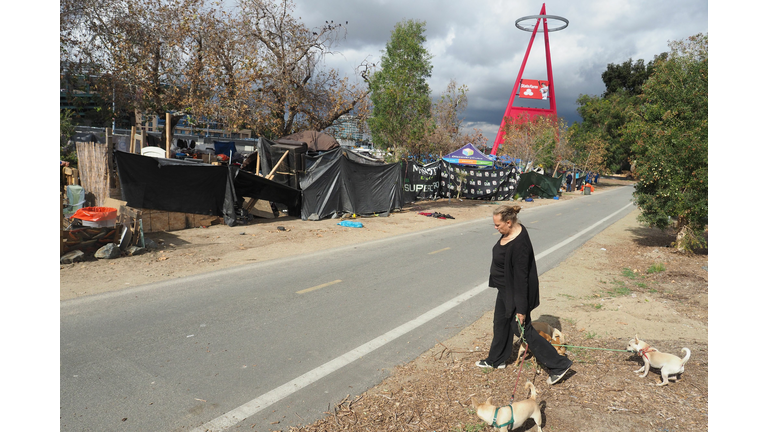 Garcetti Signs Order Fastracking Homeless Shelters 