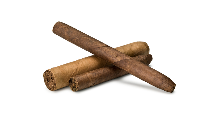 Group of cigars coronas and robusto (Credit: iStock / Getty Images Plus)