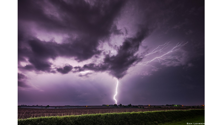 Photo by Sam Lovrien, by permission Iowa Storm Chasing Network