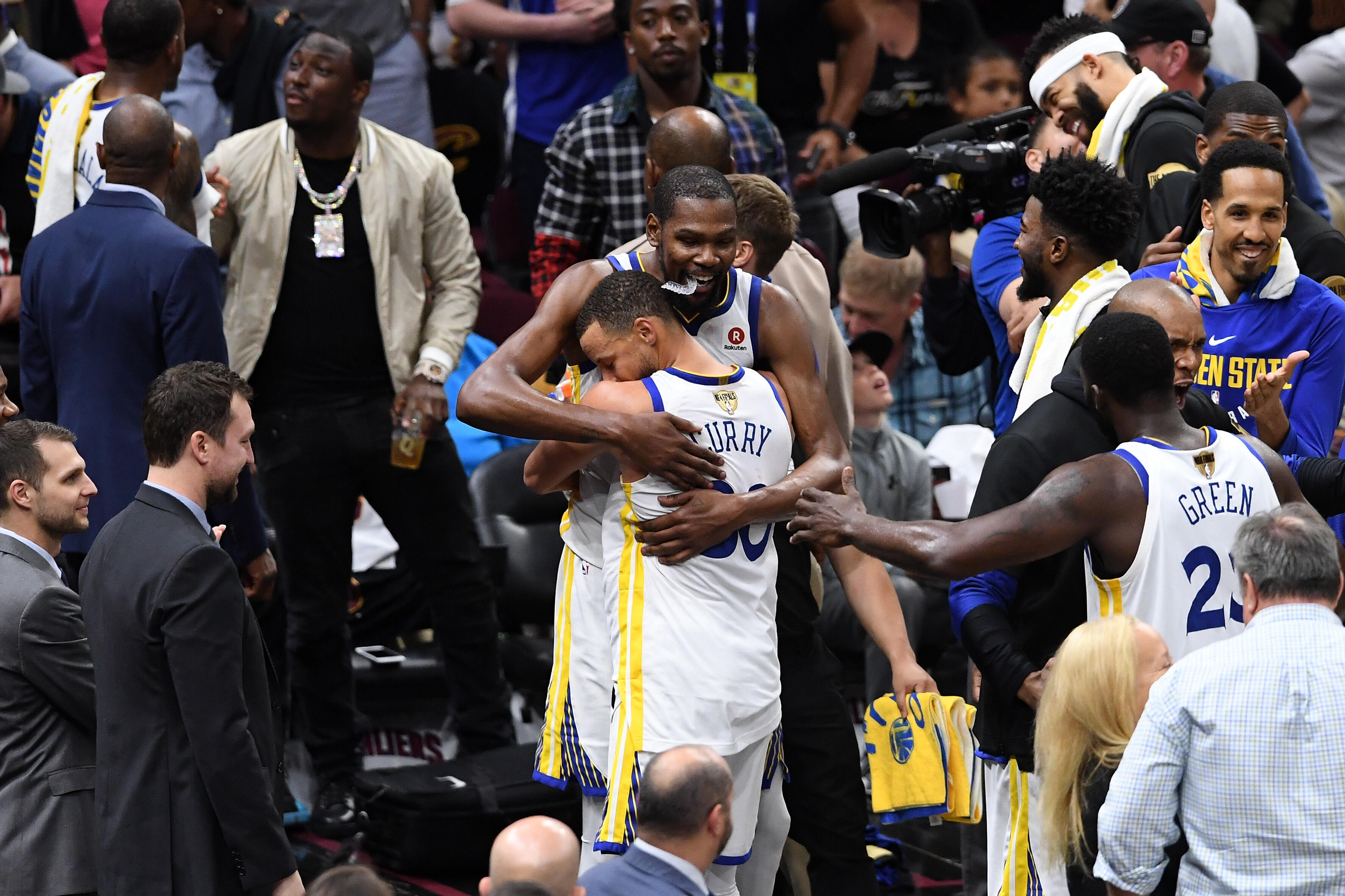 Warriors Sweep Cavs For Third NBA Title In Four Years - Thumbnail Image
