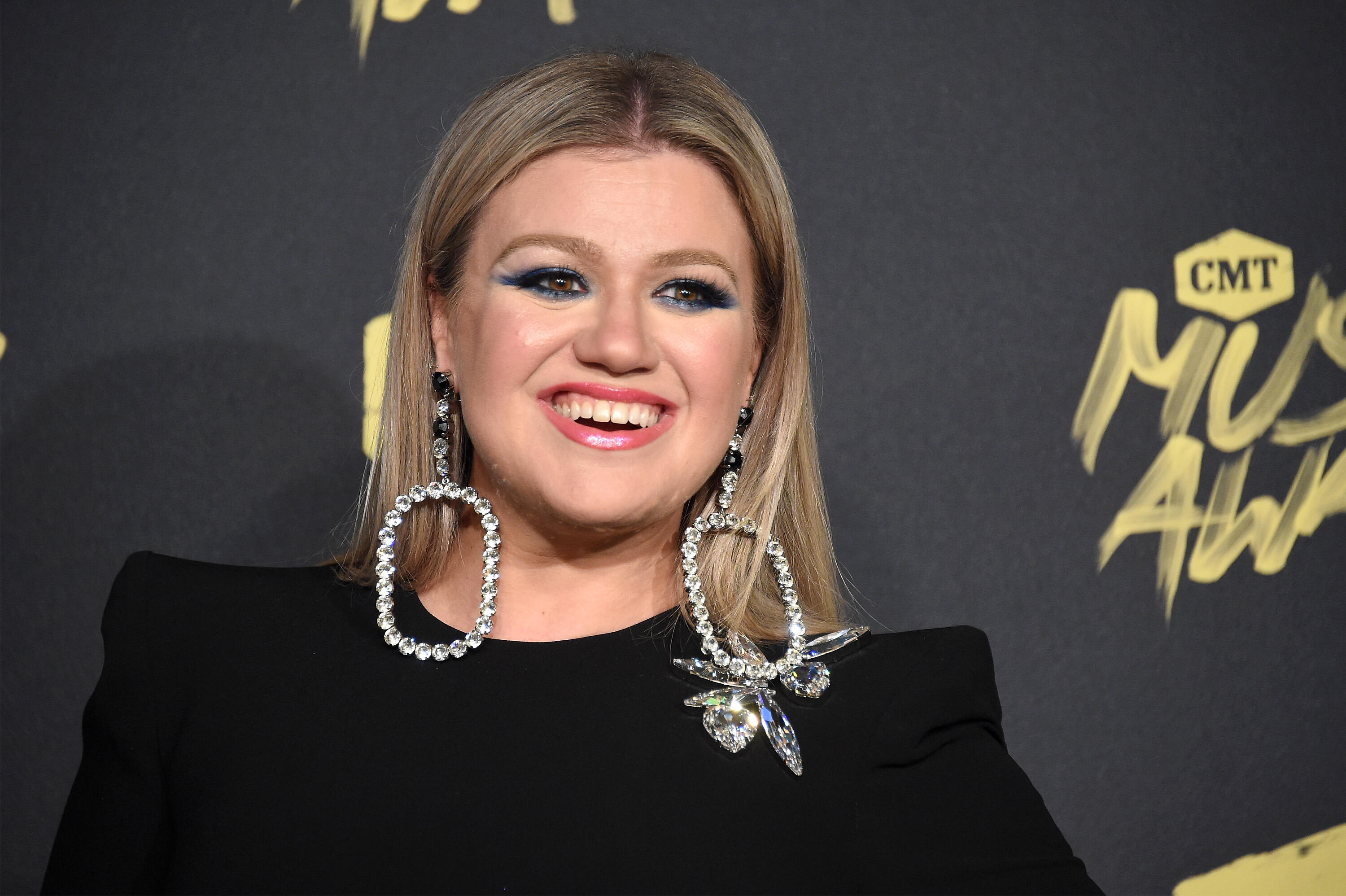 Kelly Clarkson Reveals Secret Behind Her 37 Pound Weight Loss | The