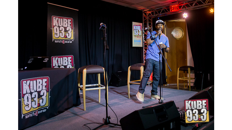 Travis Thompson in the AT&T Thanks Sound Studio at KUBE 93.3