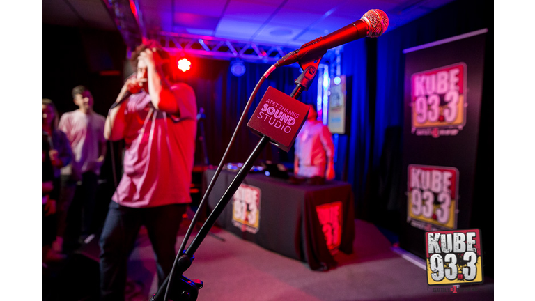 Travis Thompson in the AT&T Thanks Sound Studio at KUBE 93.3