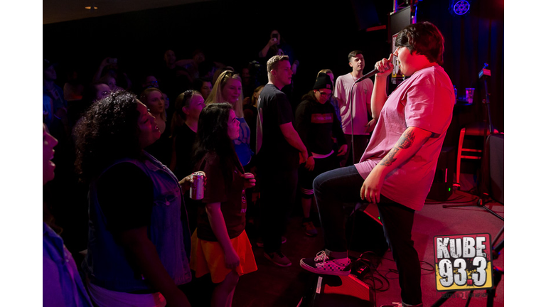 Travis Thompson in the AT&T Thanks Sound Studio at KUBE 93.3