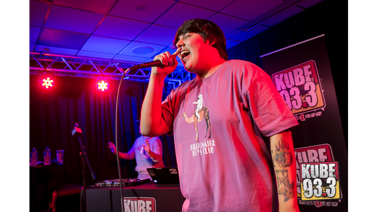 Travis Thompson in the AT&T Thanks Sound Studio at KUBE 93.3