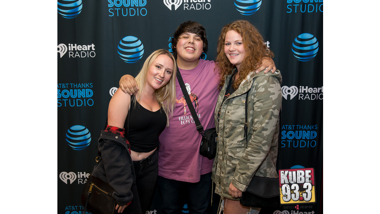 Meet and Greet Photos with Travis Thompson in the AT&T Thanks Sound Studio at KUBE 93.3.