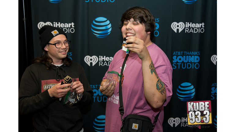 Meet and Greet Photos with Travis Thompson in the AT&T Thanks Sound Studio at KUBE 93.3.