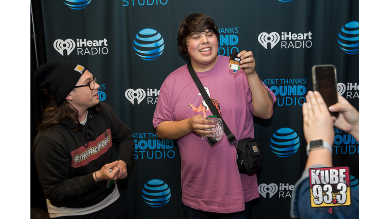 Meet and Greet Photos with Travis Thompson in the AT&T Thanks Sound Studio at KUBE 93.3.