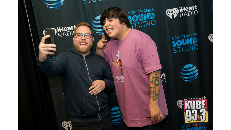 Meet and Greet Photos with Travis Thompson in the AT&T Thanks Sound Studio at KUBE 93.3.