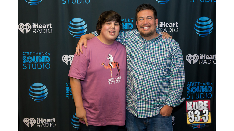 Meet and Greet Photos with Travis Thompson in the AT&T Thanks Sound Studio at KUBE 93.3.