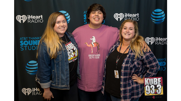 Meet and Greet Photos with Travis Thompson in the AT&T Thanks Sound Studio at KUBE 93.3.