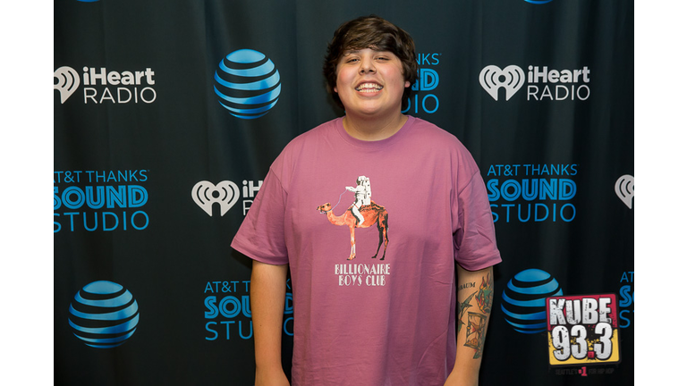 Meet and Greet Photos with Travis Thompson in the AT&T Thanks Sound Studio at KUBE 93.3.