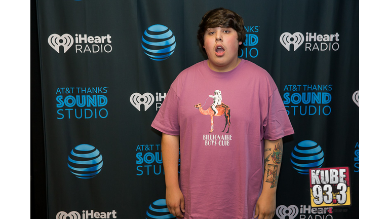 Meet and Greet Photos with Travis Thompson in the AT&T Thanks Sound Studio at KUBE 93.3.