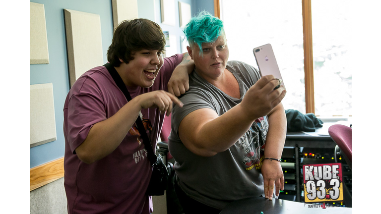 Meet and Greet Photos with Travis Thompson in the AT&T Thanks Sound Studio at KUBE 93.3.