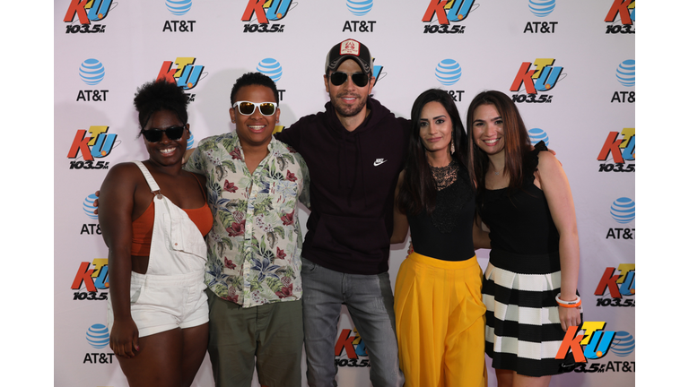 PHOTOS: Enrique Iglesias Meets Fans Backstage at KTUphoria