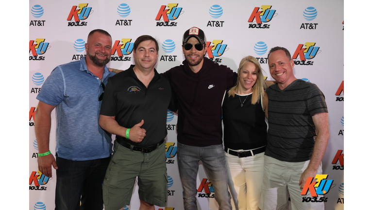 PHOTOS: Enrique Iglesias Meets Fans Backstage at KTUphoria