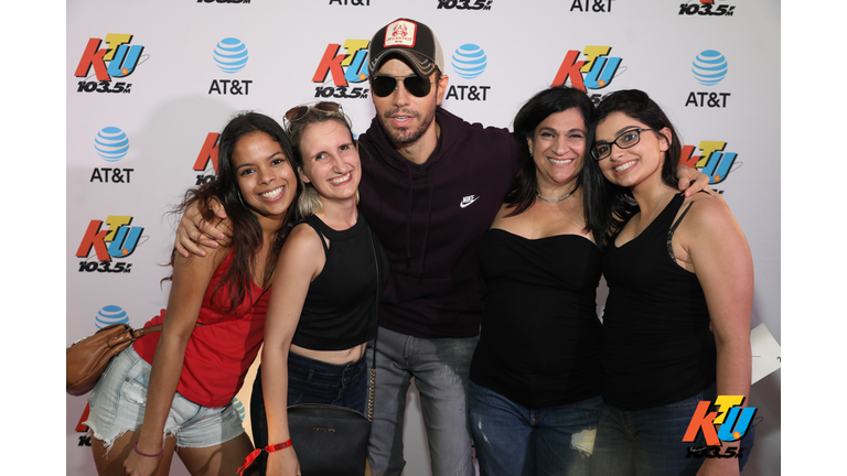 PHOTOS: Enrique Iglesias Meets Fans Backstage at KTUphoria