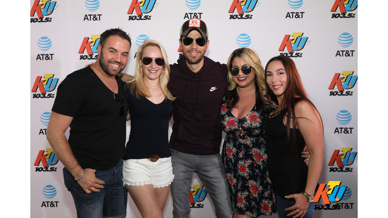 PHOTOS: Enrique Iglesias Meets Fans Backstage at KTUphoria