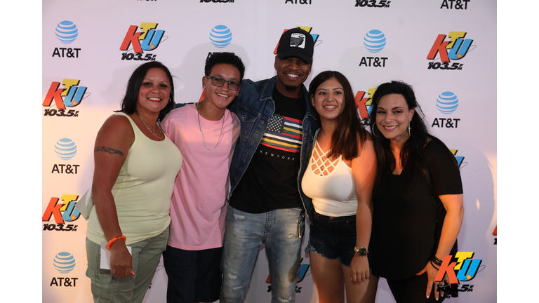 PHOTOS: Ne-Yo Meets Fans Backstage at KTUphoria