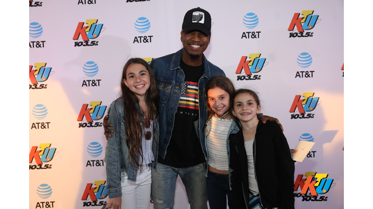 PHOTOS: Ne-Yo Meets Fans Backstage at KTUphoria