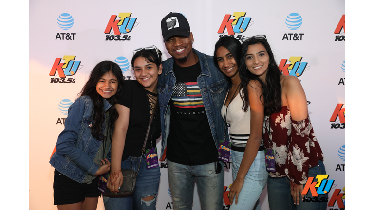 PHOTOS: Ne-Yo Meets Fans Backstage at KTUphoria