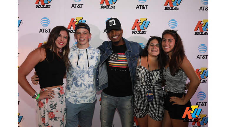 PHOTOS: Ne-Yo Meets Fans Backstage at KTUphoria