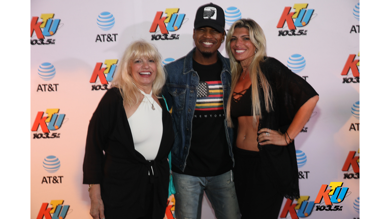 PHOTOS: Ne-Yo Meets Fans Backstage at KTUphoria