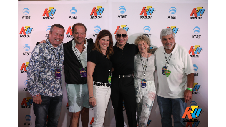 PHOTOS: Pitbull Meets Fans Backstage at KTUphoria