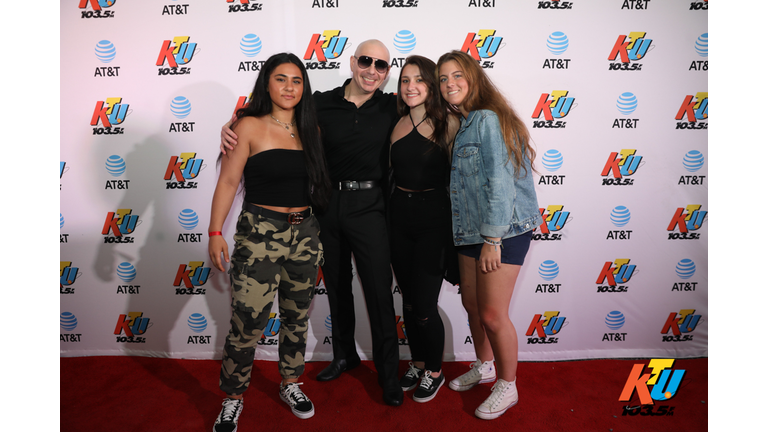 PHOTOS: Pitbull Meets Fans Backstage at KTUphoria