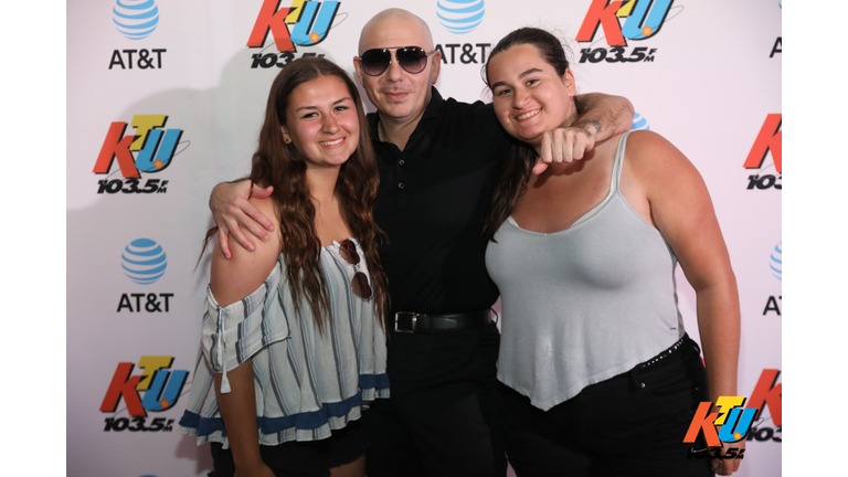 PHOTOS: Pitbull Meets Fans Backstage at KTUphoria