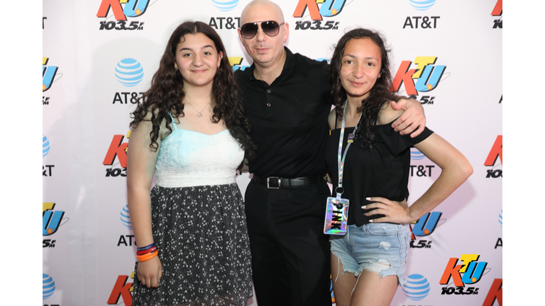 PHOTOS: Pitbull Meets Fans Backstage at KTUphoria