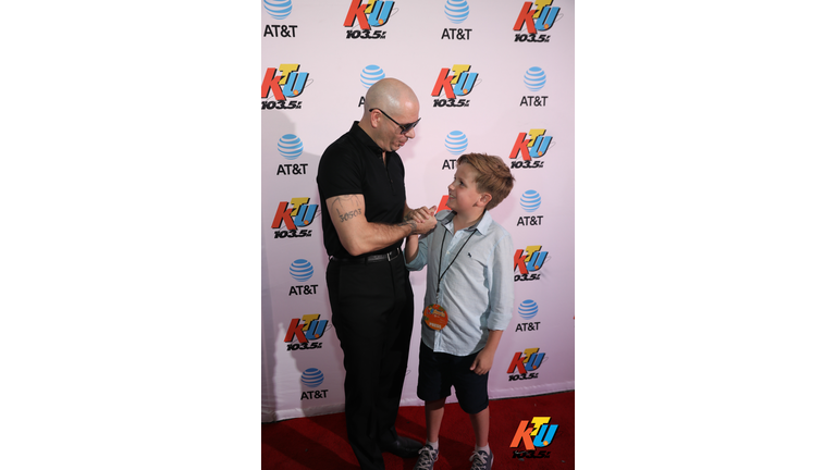 PHOTOS: Pitbull Meets Fans Backstage at KTUphoria