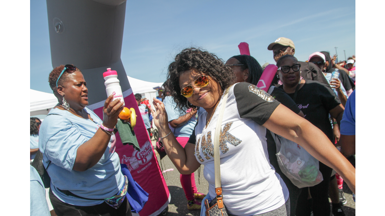 2018 Cracker Barrel Sista Strut Philadelphia Finish Line Pics - Part Three
