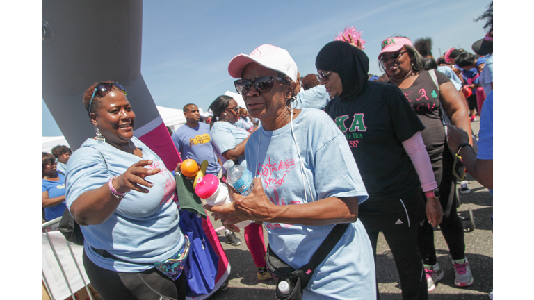 2018 Cracker Barrel Sista Strut Philadelphia Finish Line Pics - Part Three