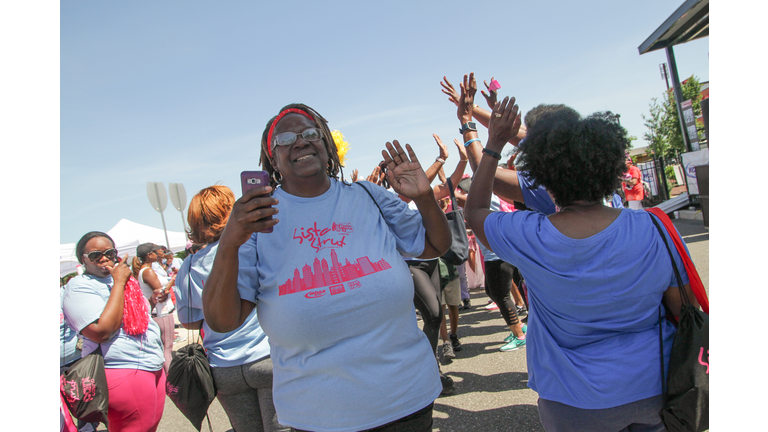 2018 Cracker Barrel Sista Strut Philadelphia Finish Line Pics - Part Three