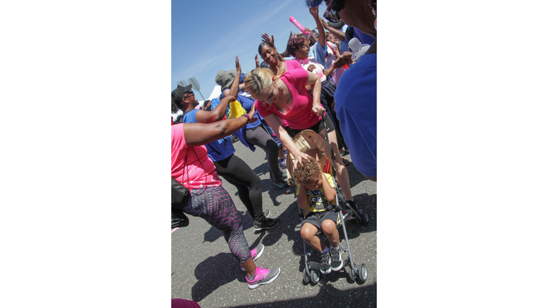 2018 Cracker Barrel Sista Strut Philadelphia Finish Line Pics - Part Three