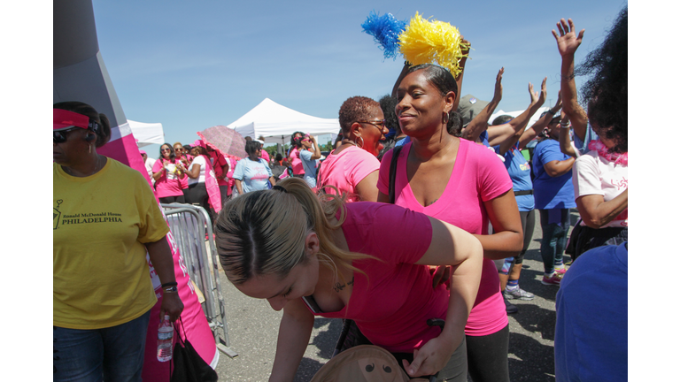 2018 Cracker Barrel Sista Strut Philadelphia Finish Line Pics - Part Three