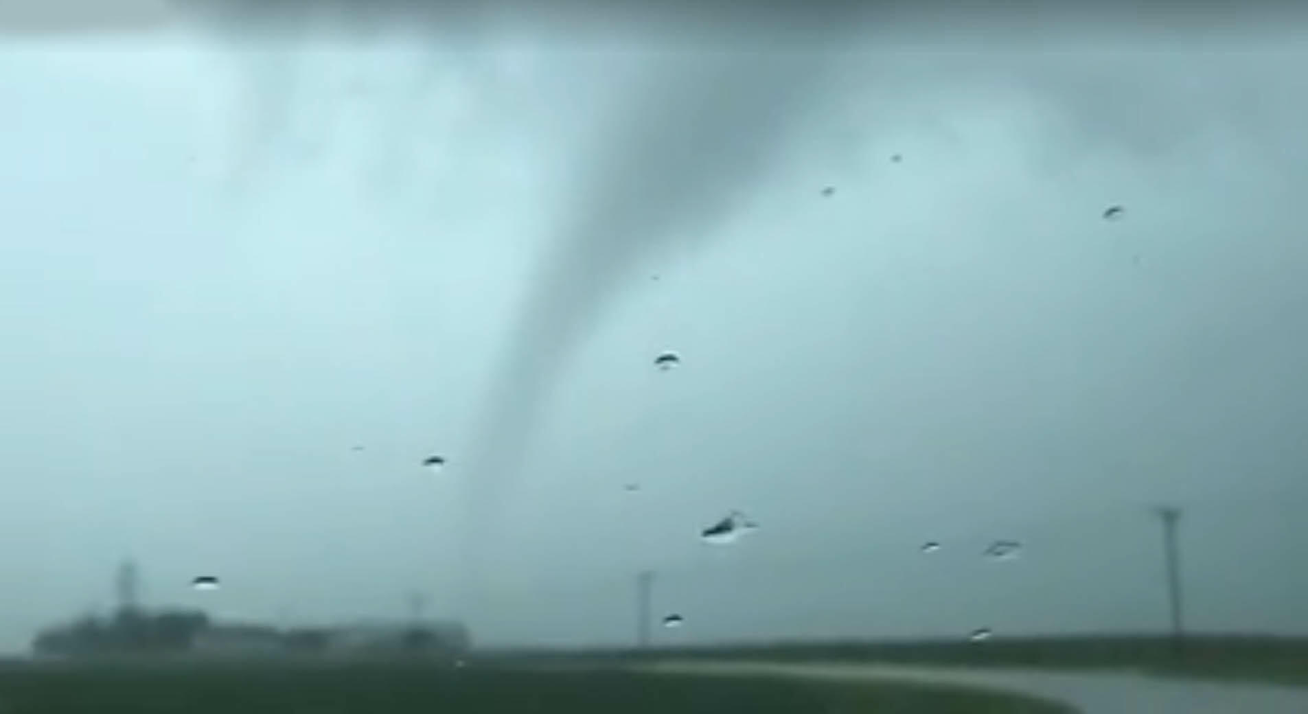 Iowa Storm Chasers face tornado Wednesday VIDEO | 1040 WHO1905 x 1040