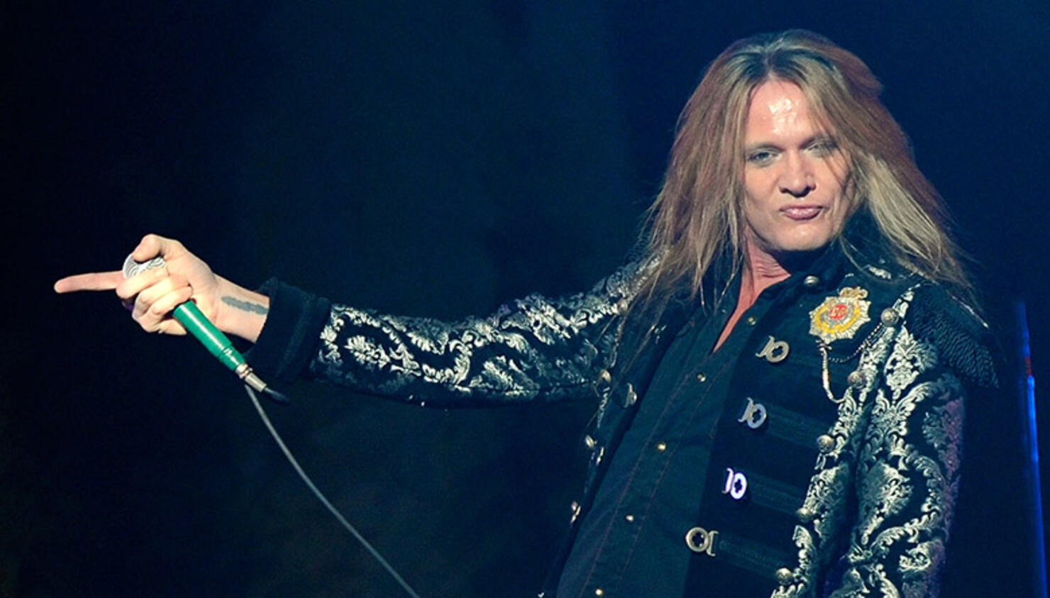 Sebastian Bach Says Skid Row Won't Even Return a Text From Him