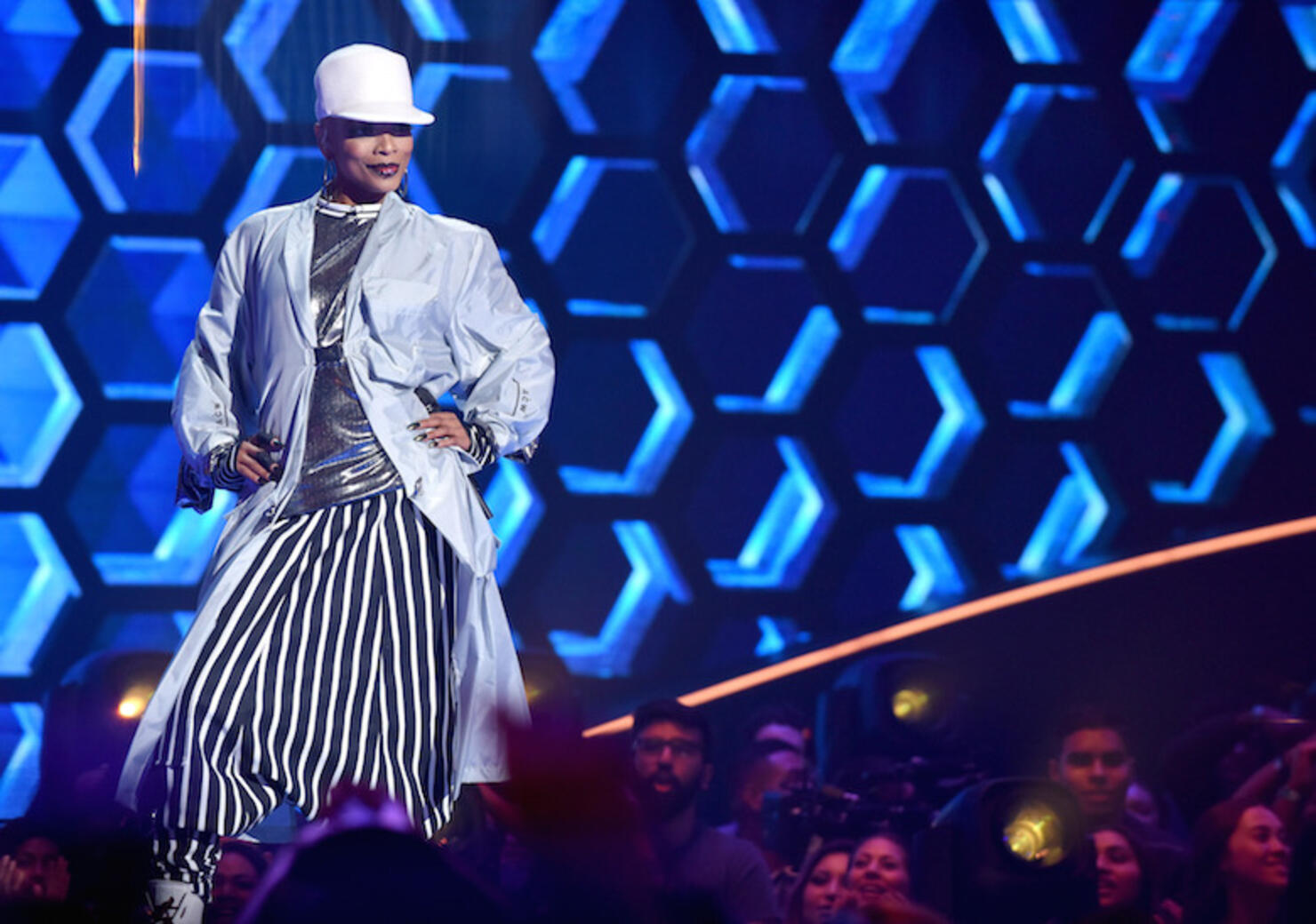 Sheraya J performs on 'The Four'