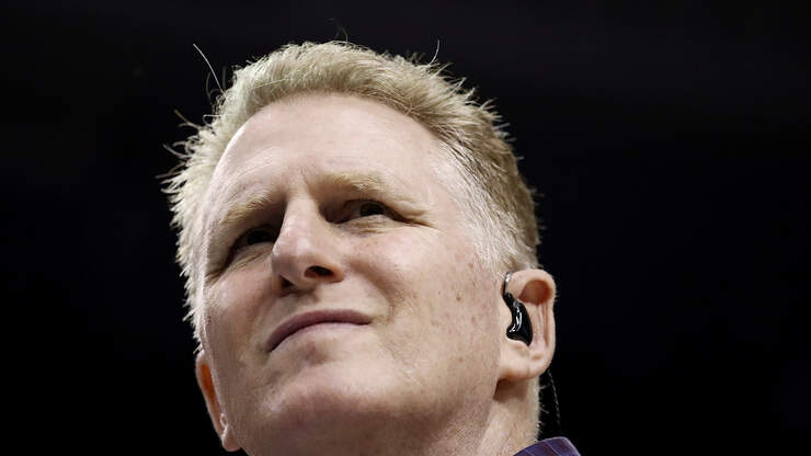 Michael Rapaport Stops Man From Opening Emergency Door Mid ...