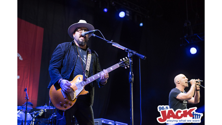 Counting Crows at White River Amphitheatre with Live