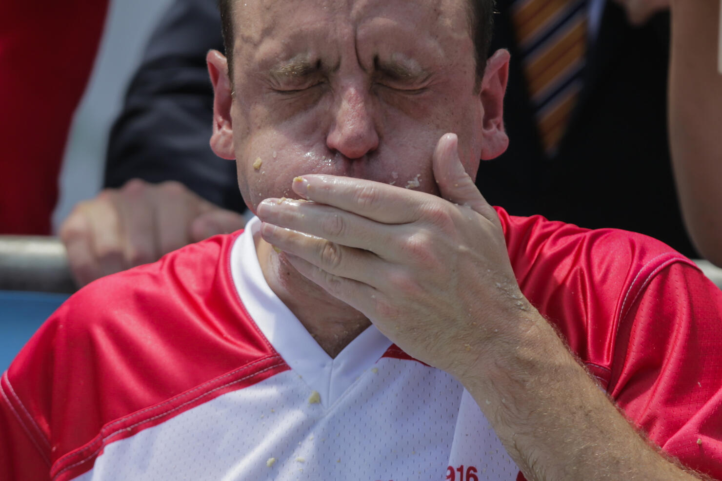 Joey Chestnut sets new world record at hot dog eating contest