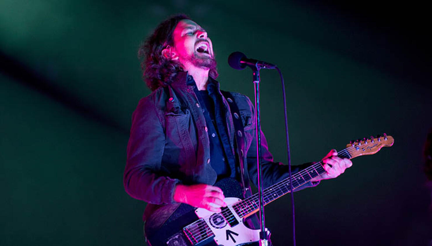 Watch Eddie Vedder Sing Beatles' "Help!" at Prague Concert